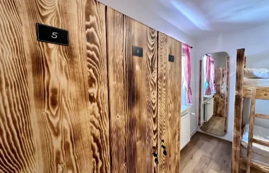 quadraple-room-with-shared-bathroom3