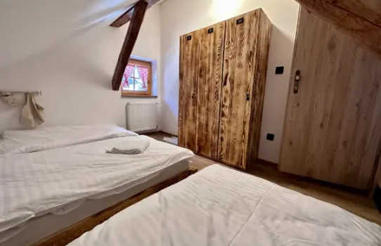 triple-room-with-shared-bathroom2